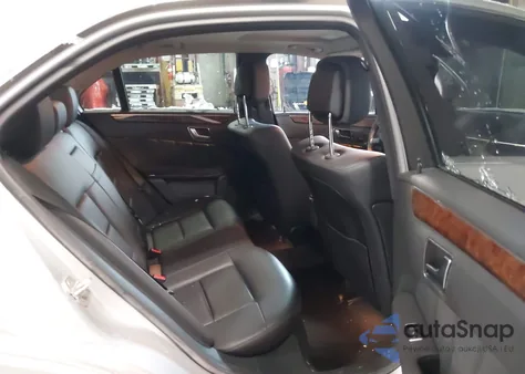 2013 Mercedes-Benz E 350 4Matic z USA, uszkodzony, nr VIN WDDHF8JB9DA742239